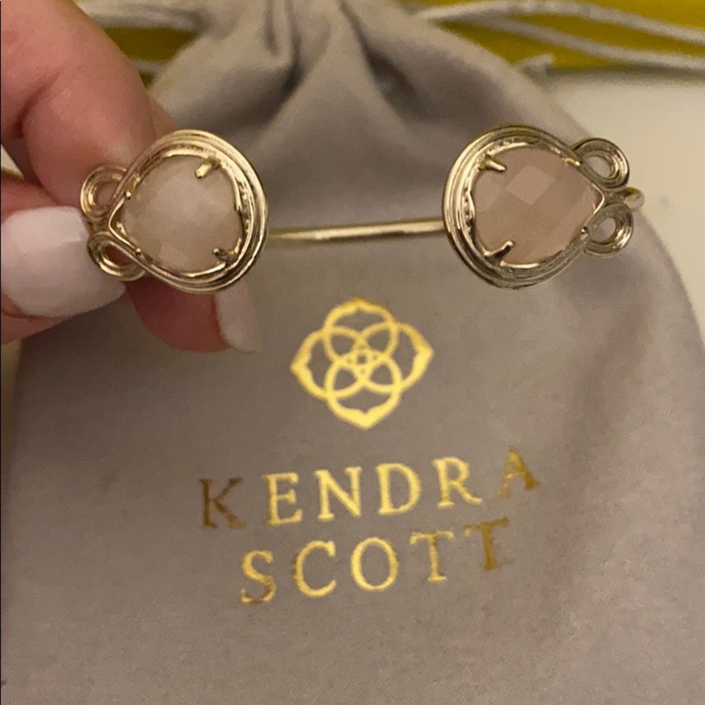 Kendra Scott pink bracelet